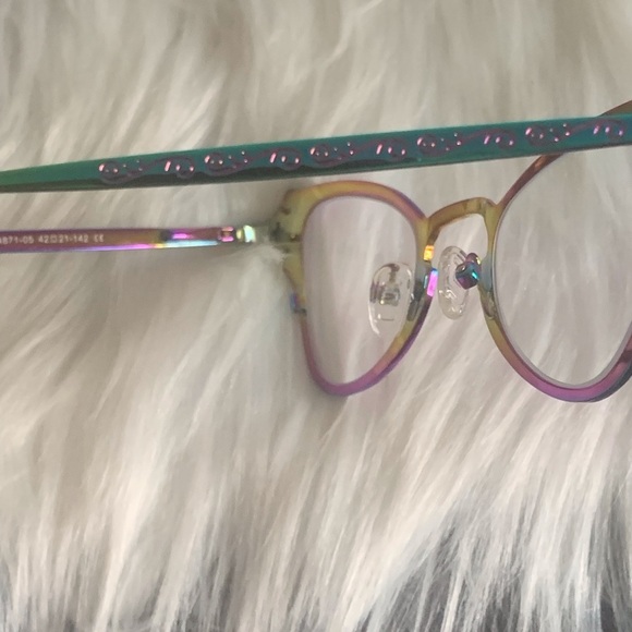Iridescent Cat-Eye Glasses - Picture 5 of 6